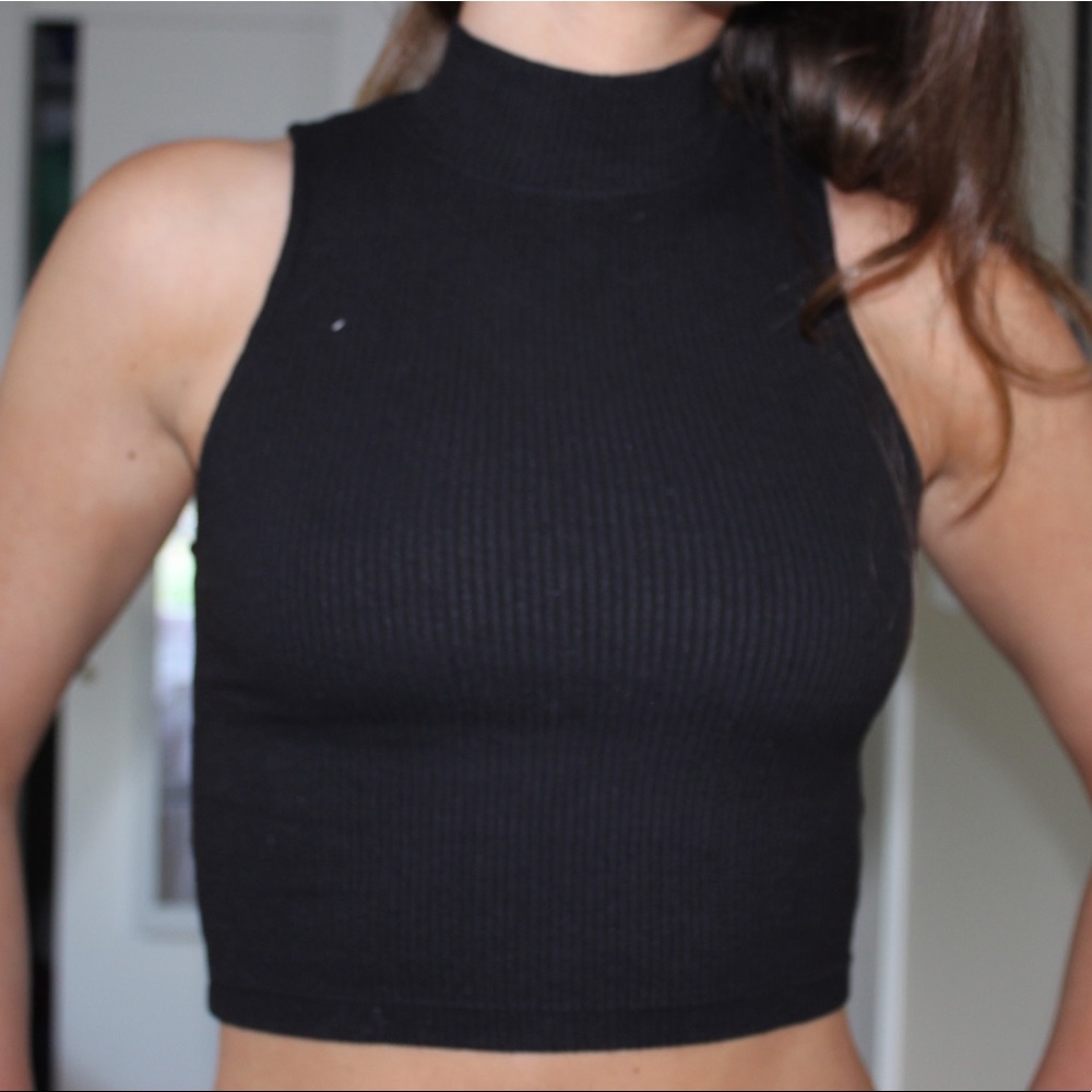 BLACK HIGH NECK CROP TOP